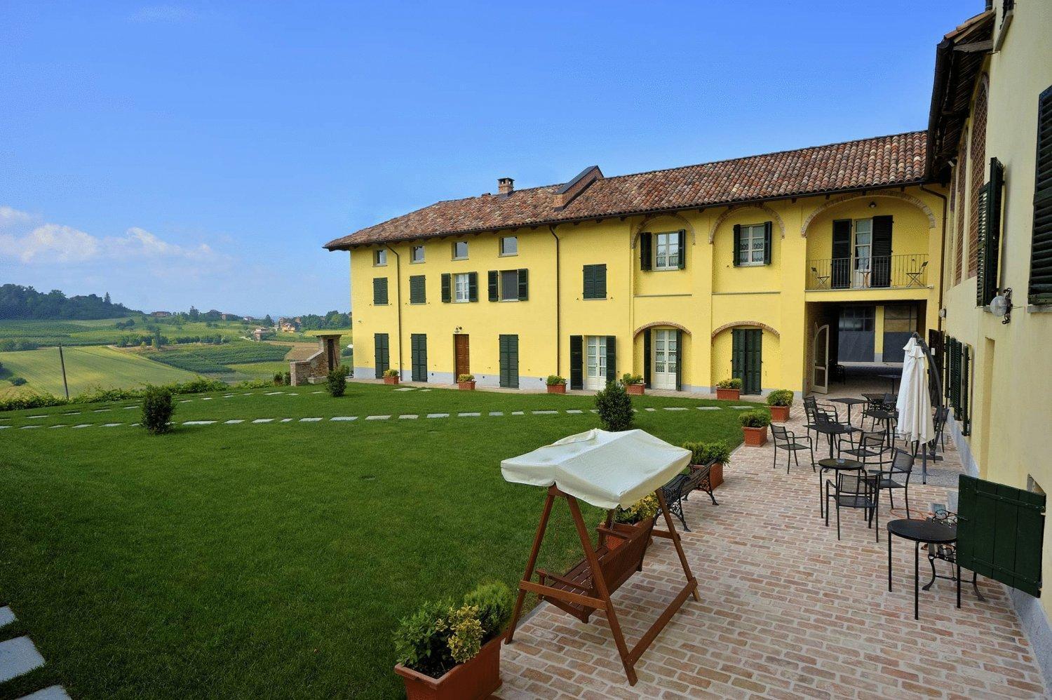 Agriturismo Podere La Piazza คอสติจลิโอเล ดิอาสติ ภายนอก รูปภาพ