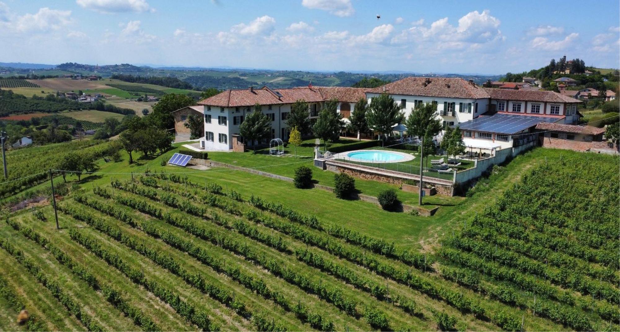 Agriturismo Podere La Piazza คอสติจลิโอเล ดิอาสติ ภายนอก รูปภาพ