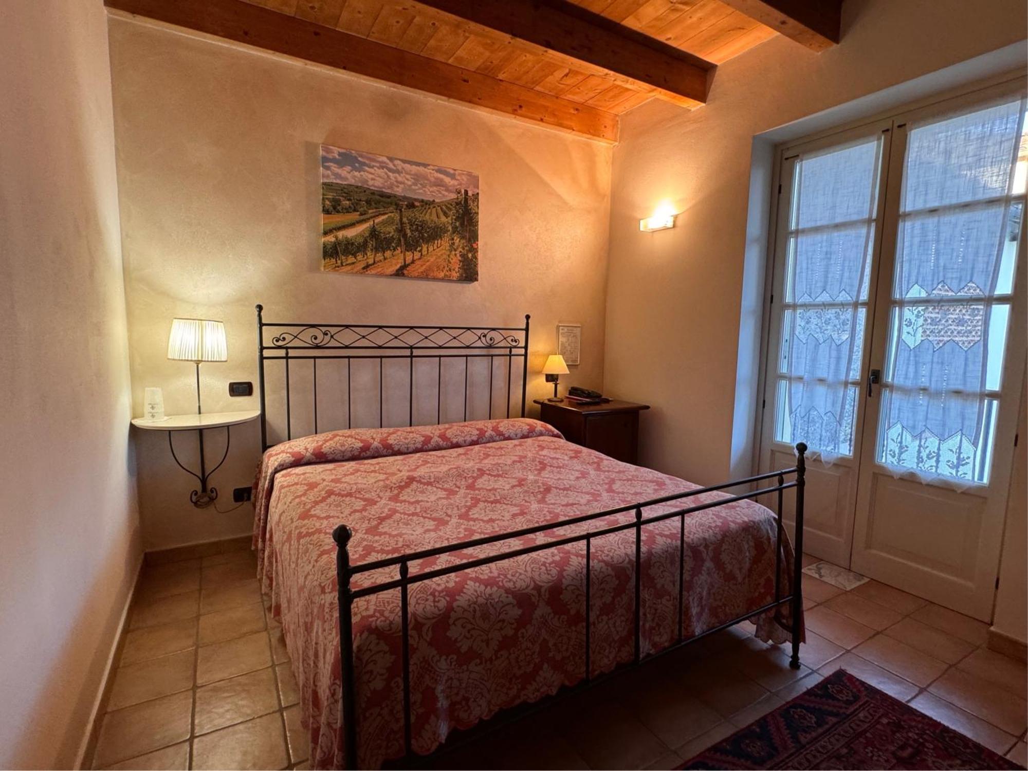 Agriturismo Podere La Piazza คอสติจลิโอเล ดิอาสติ ภายนอก รูปภาพ