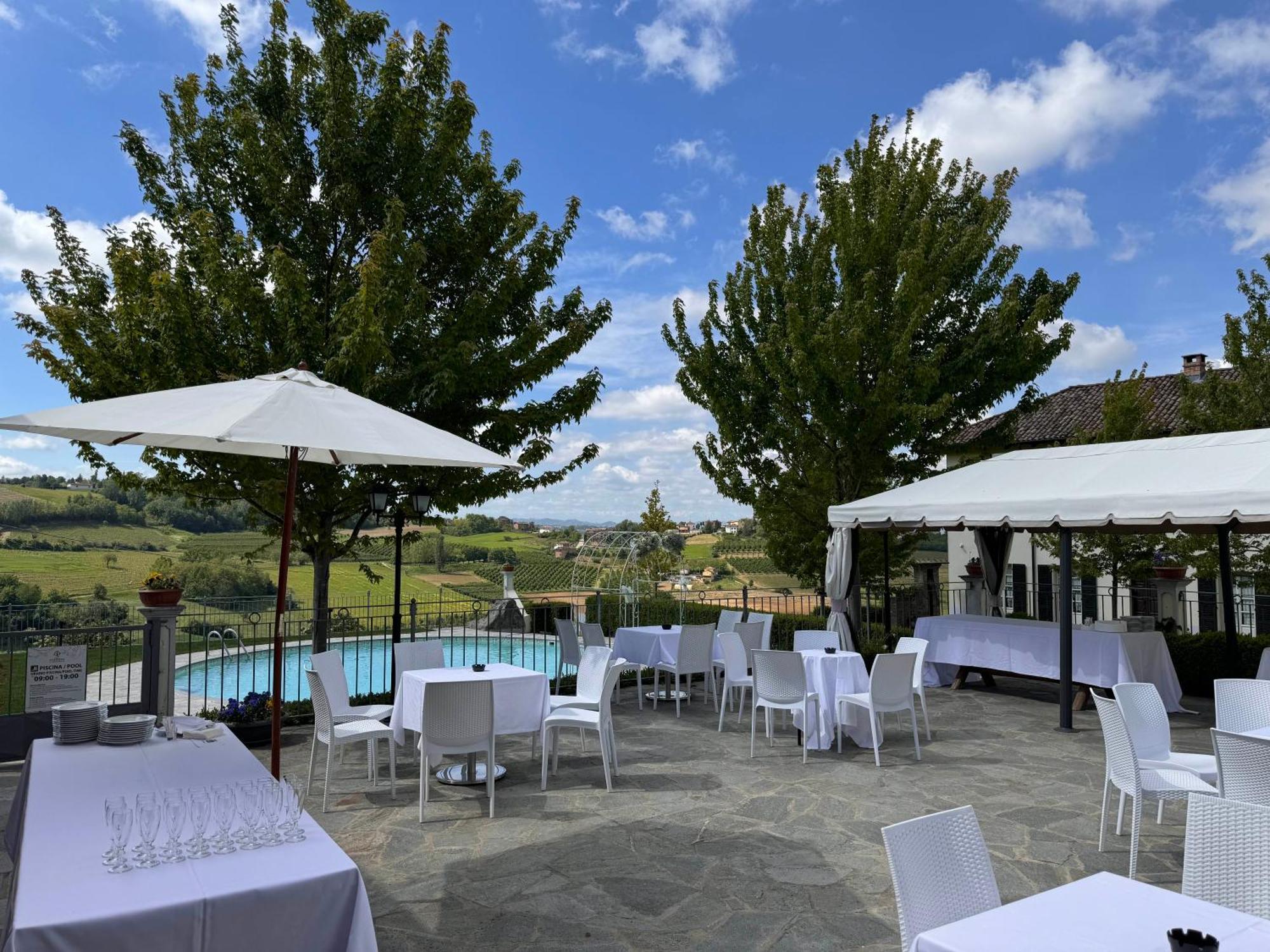 Agriturismo Podere La Piazza คอสติจลิโอเล ดิอาสติ ภายนอก รูปภาพ