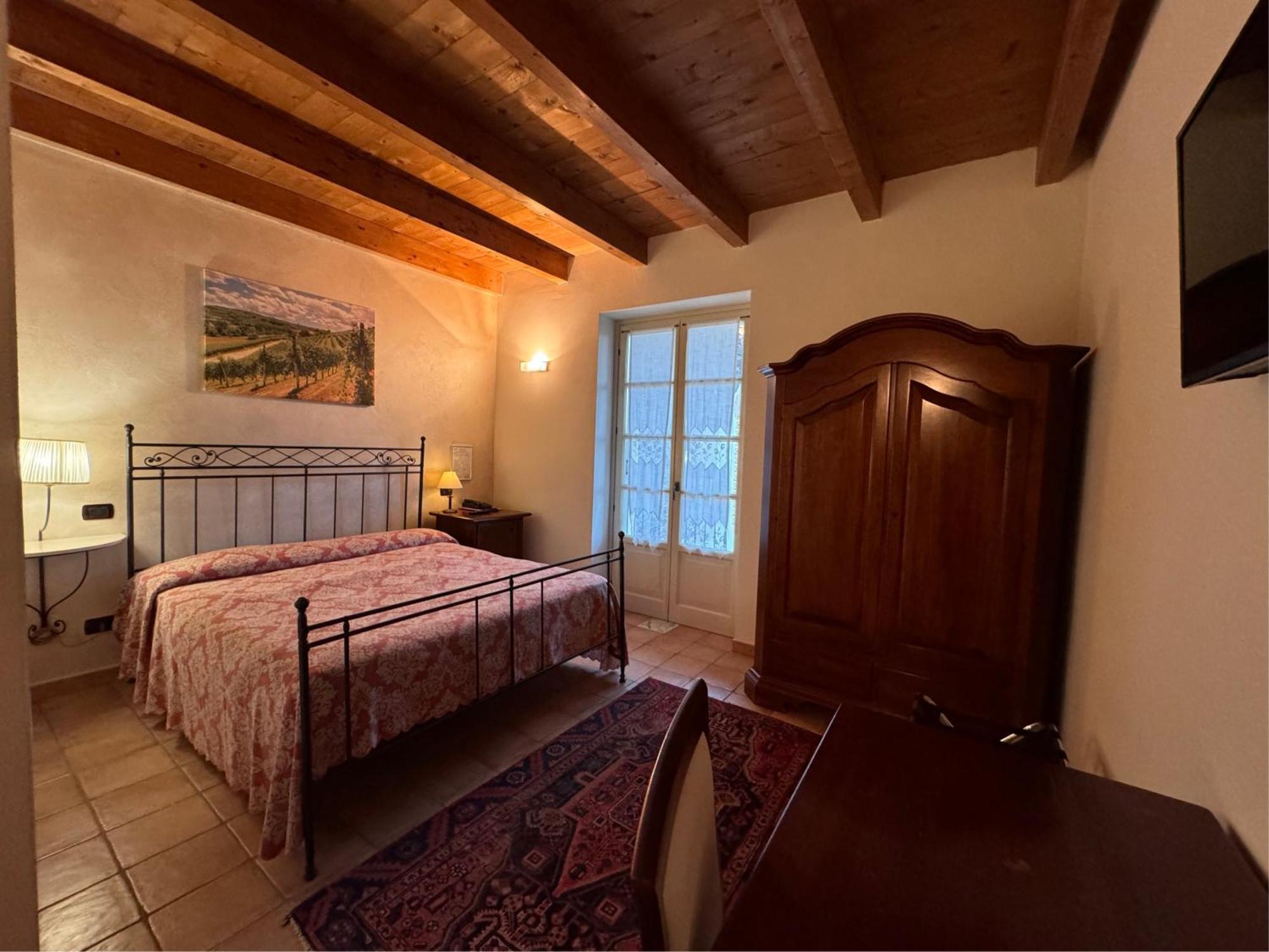 Agriturismo Podere La Piazza คอสติจลิโอเล ดิอาสติ ภายนอก รูปภาพ