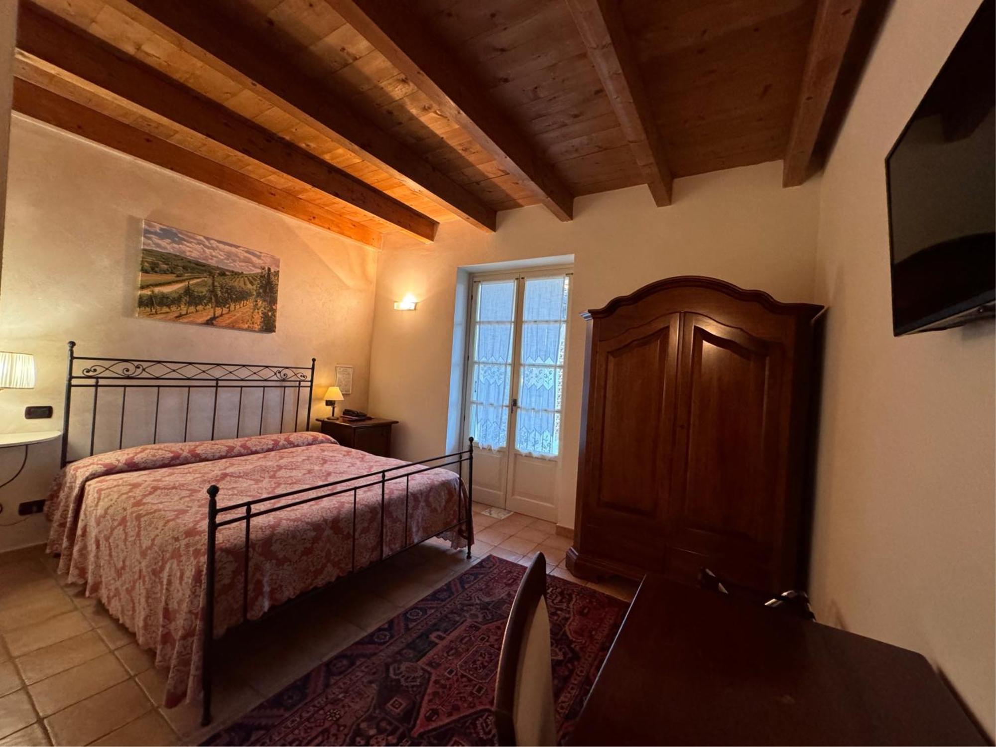 Agriturismo Podere La Piazza คอสติจลิโอเล ดิอาสติ ภายนอก รูปภาพ