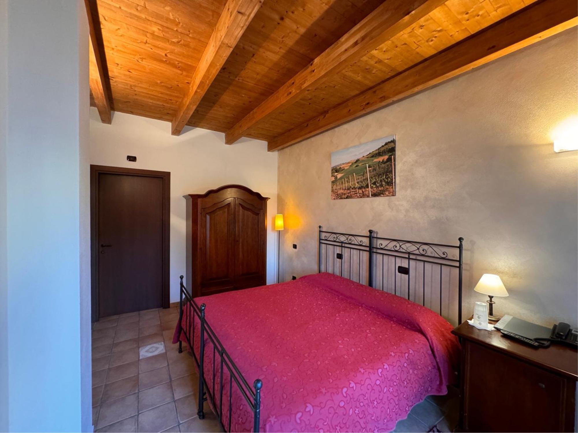 Agriturismo Podere La Piazza คอสติจลิโอเล ดิอาสติ ภายนอก รูปภาพ