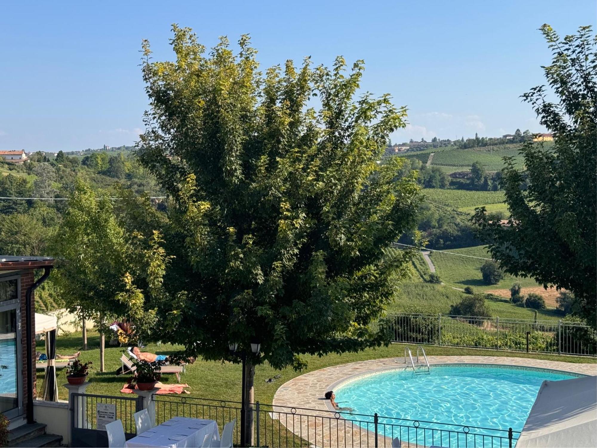Agriturismo Podere La Piazza คอสติจลิโอเล ดิอาสติ ภายนอก รูปภาพ